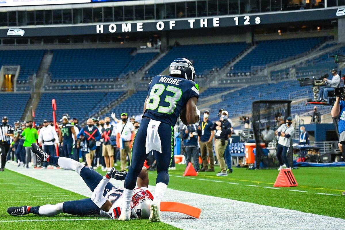 Seahawks derrotan a los Patriots con cinco pases de anotación de Russell Wilson
