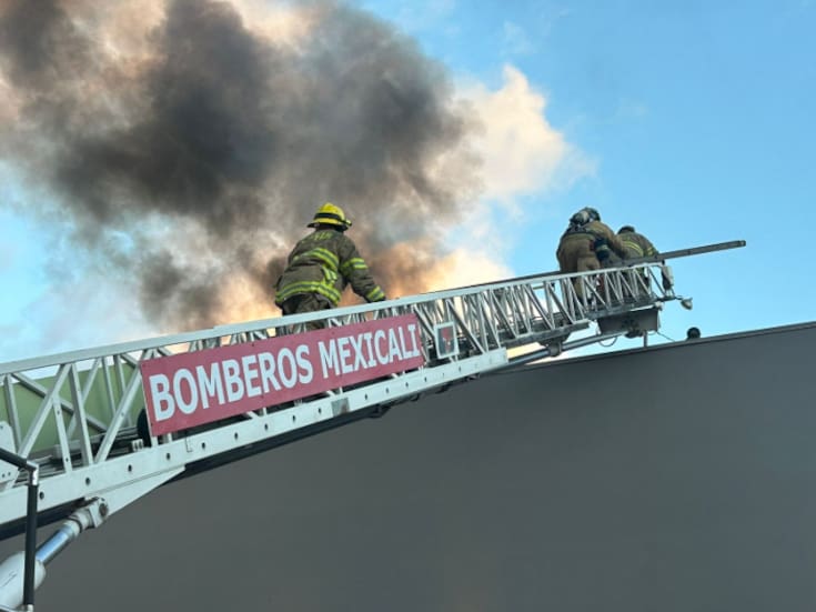 Se incendia restaurante en Plaza La Gran Vía; no hubo lesionados