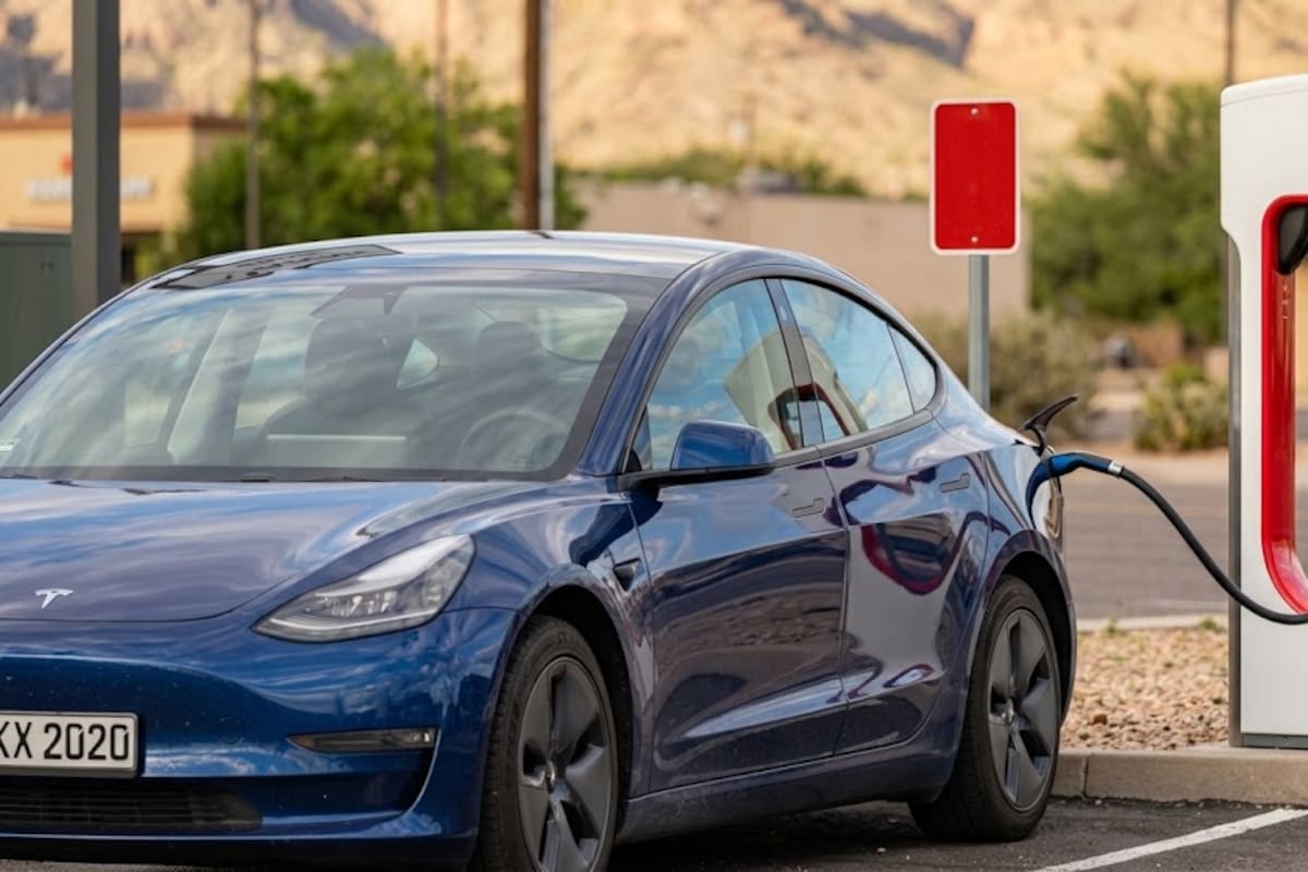 Instalan en Wellton estación de carga para autos eléctricos con fondos federales