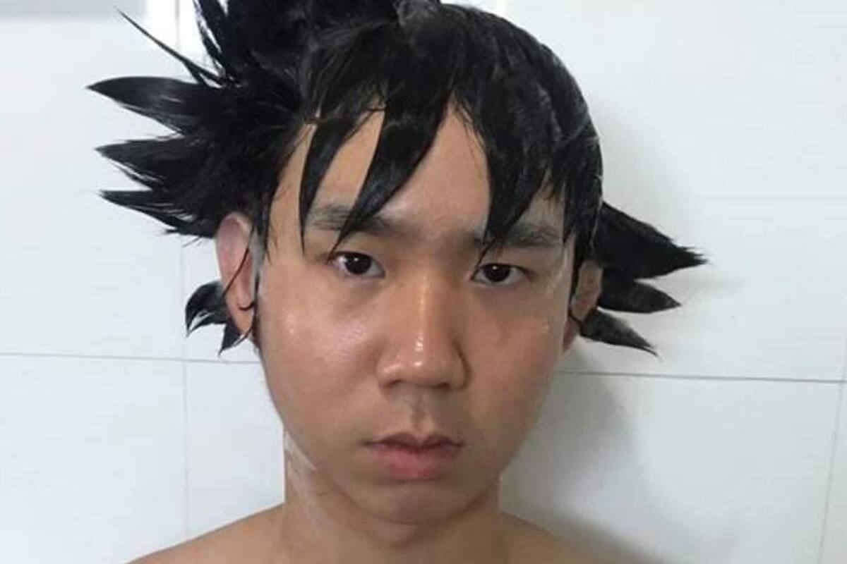 Viral: Joven recrea peinados icónicos mientras se baña