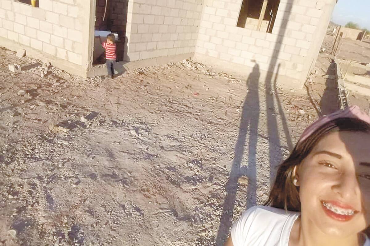 Construyen vivienda para joven madre; emprende proyecto "Casitas de Amor"