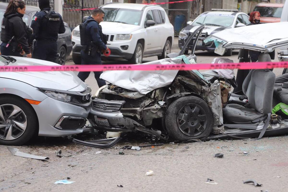 Persecución causa choque y deja a prófugos lesionados en Tijuana