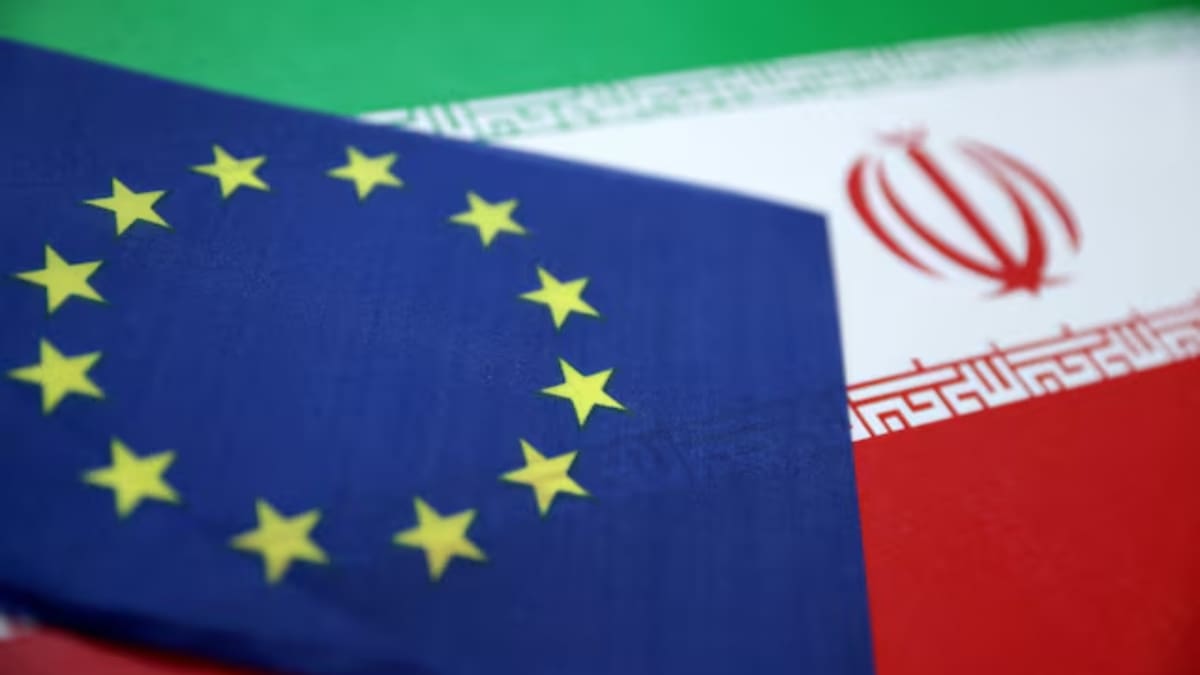 La Unión Europea recomendó evitar el espacio aéreo iraní hasta el 31 de marzo por “alto riesgo” ante tensiones militares con Estados Unidos; aerolíneas europeas ajustaron rutas mientras continúan negociaciones bajo presión regional