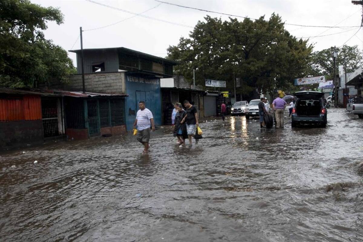 Iota: los destrozos y el impacto del huracán convertido en tormenta a su paso por el Caribe y Centroamérica