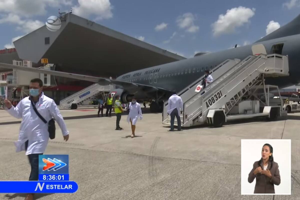 Fuerza Aérea Mexicana retornó médicos a Cuba en el avión Boeing 737-8MC, matrícula FAM3526
