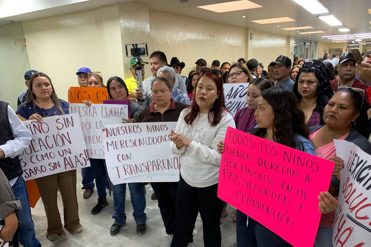 Se manifiestan en contra del cierre de un Kinder