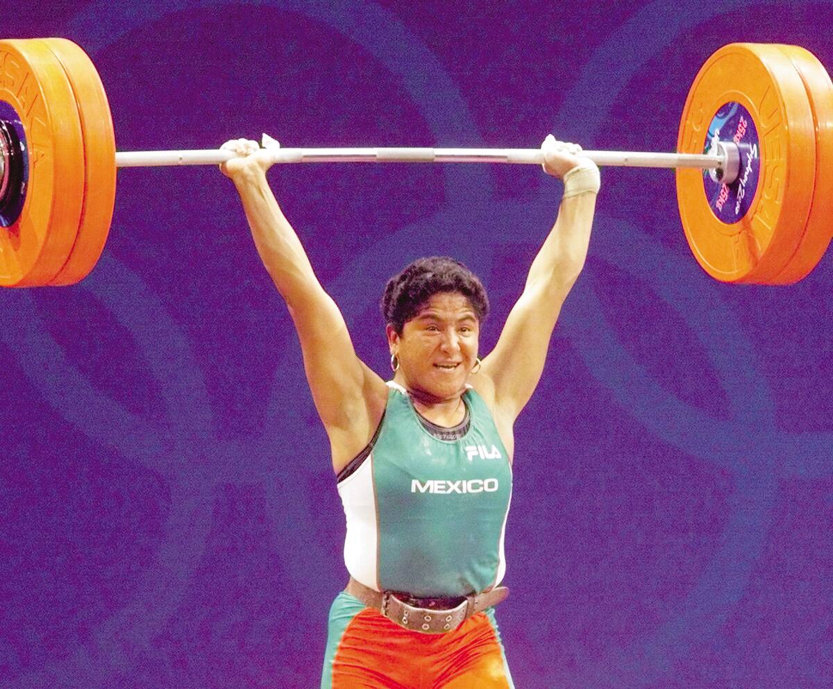 Soraya Jiménez, la primera mujer mexicana en ganar una medalla de oro en los Juegos Olímpicos en 2000, es un símbolo de éxito y superación.