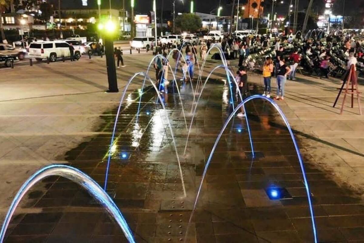 Encabeza Armando Ayala inauguración de la renovación de la Plaza Cívica de la Patria
