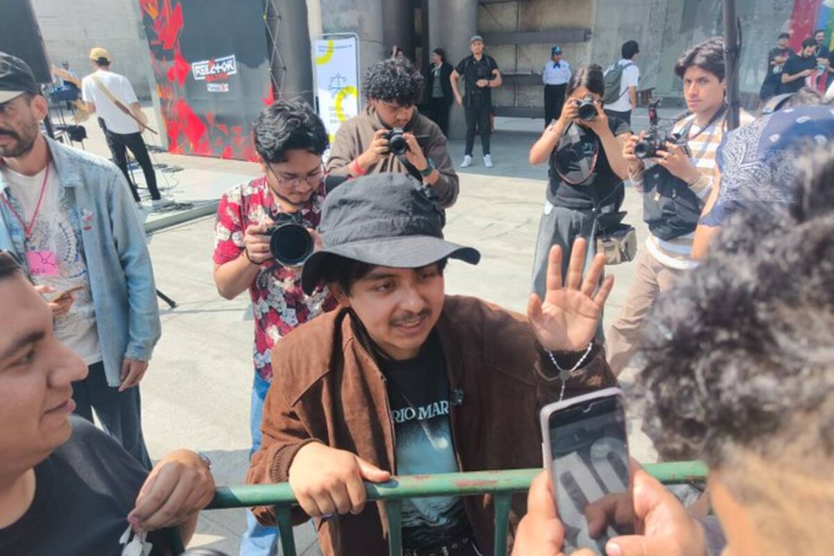 Así fue el primer concierto de Macario Martínez, el barrendero que se volvió músico