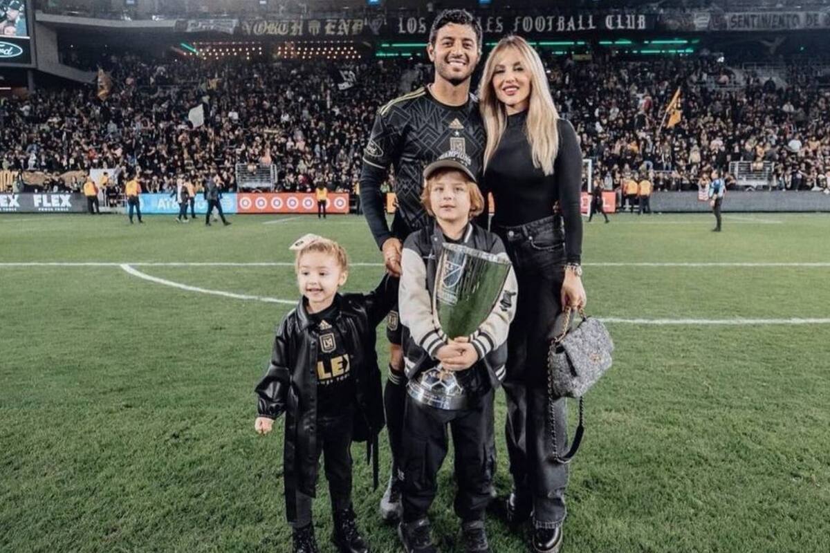 Carlos Vela analiza retirarse del futbol