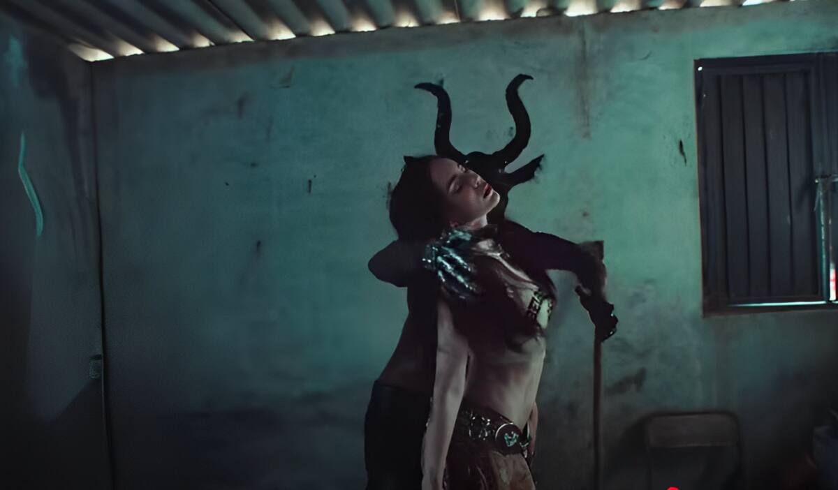 Belinda causa polémica por video con simbología esotérica | Captura de pantalla