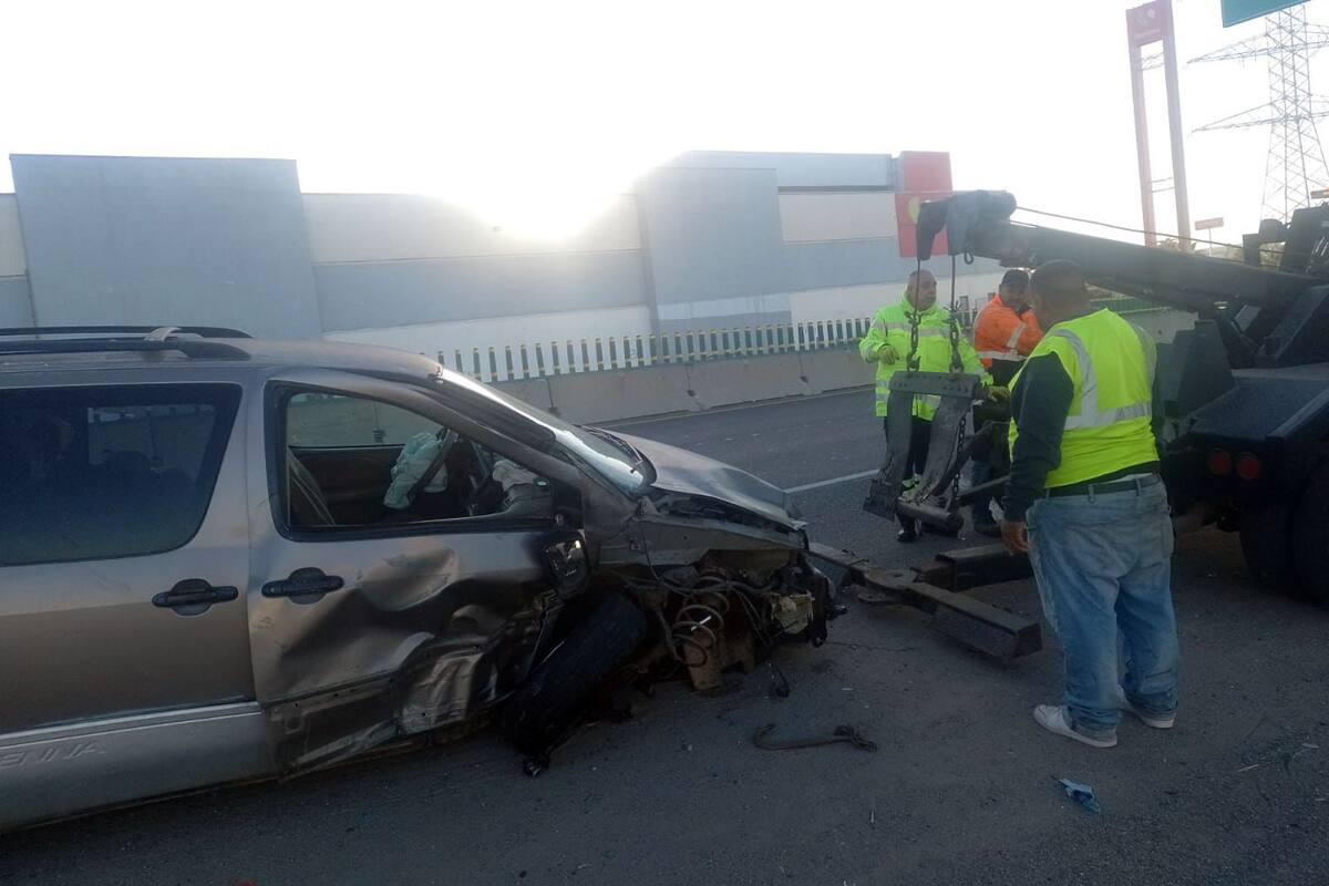Camión revolvedora se impacta contra camioneta en carretera Escénica