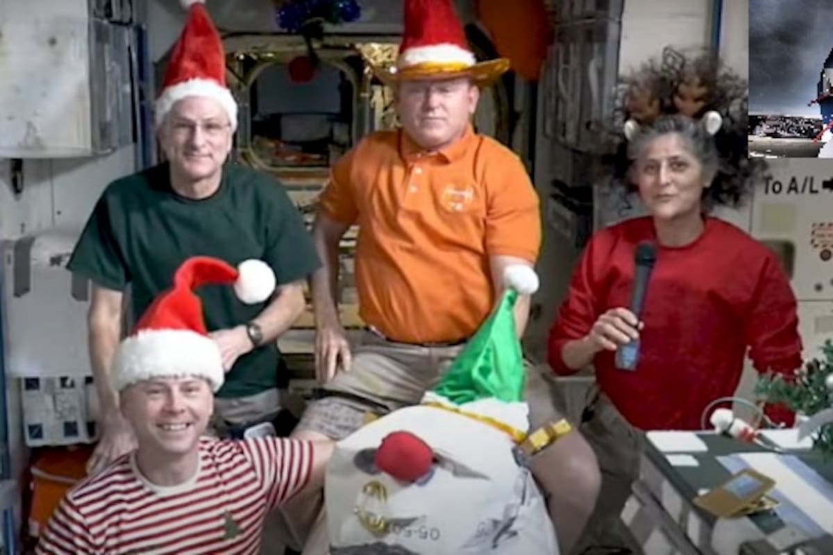 Astronautas de la NASA desean una Feliz Navidad y unas felices fiestas a la Tierra