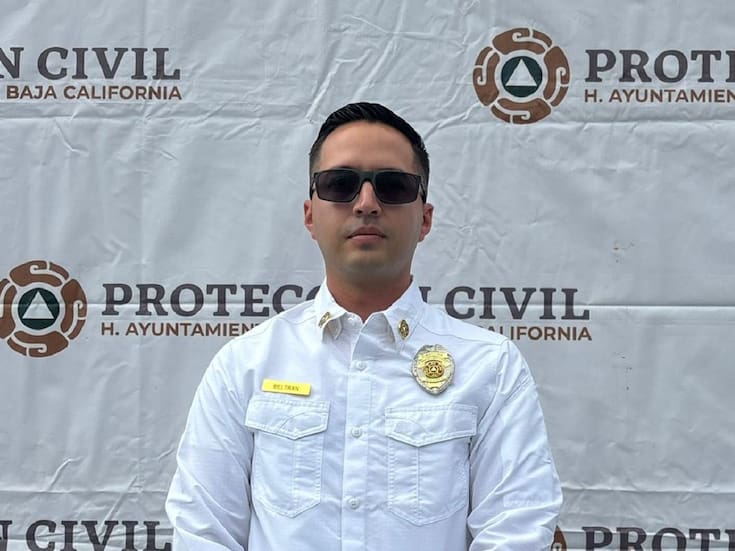 Reconocen a miembros de Protección Civil en su día