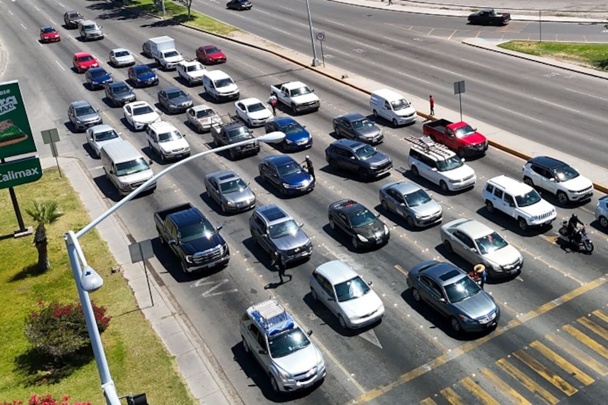 Mexicalenses recorren 6 mil kilómetros al año en vehículo