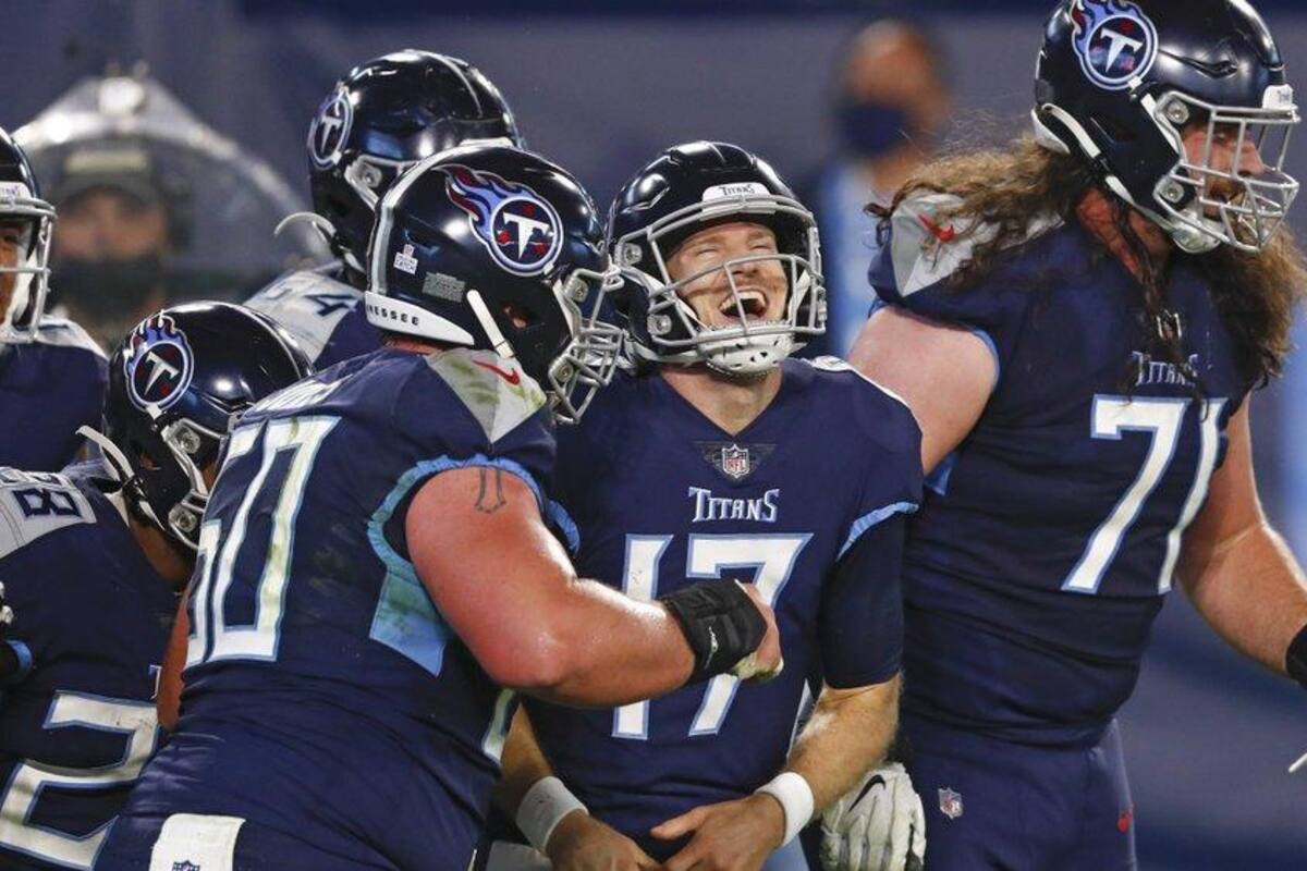 Titans mantienen su invicto al doblegar a los Bills por 42-16.