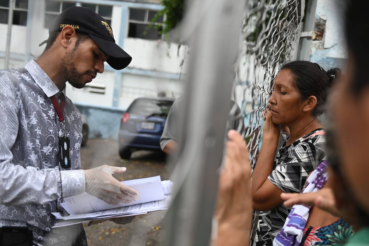 Mueren 29 presos tras motín; familiares esperan los cuerpos