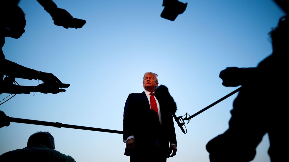 Donald Trump amenaza con cargos por traición a medios de comunicación por cobertura de la Guerra en Irán