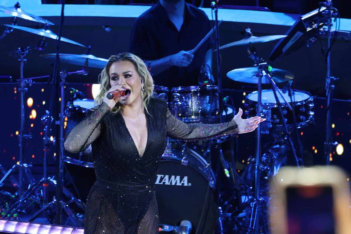 María José deslumbra en el Palenque de la ExpoGan 2024 en Hermosillo