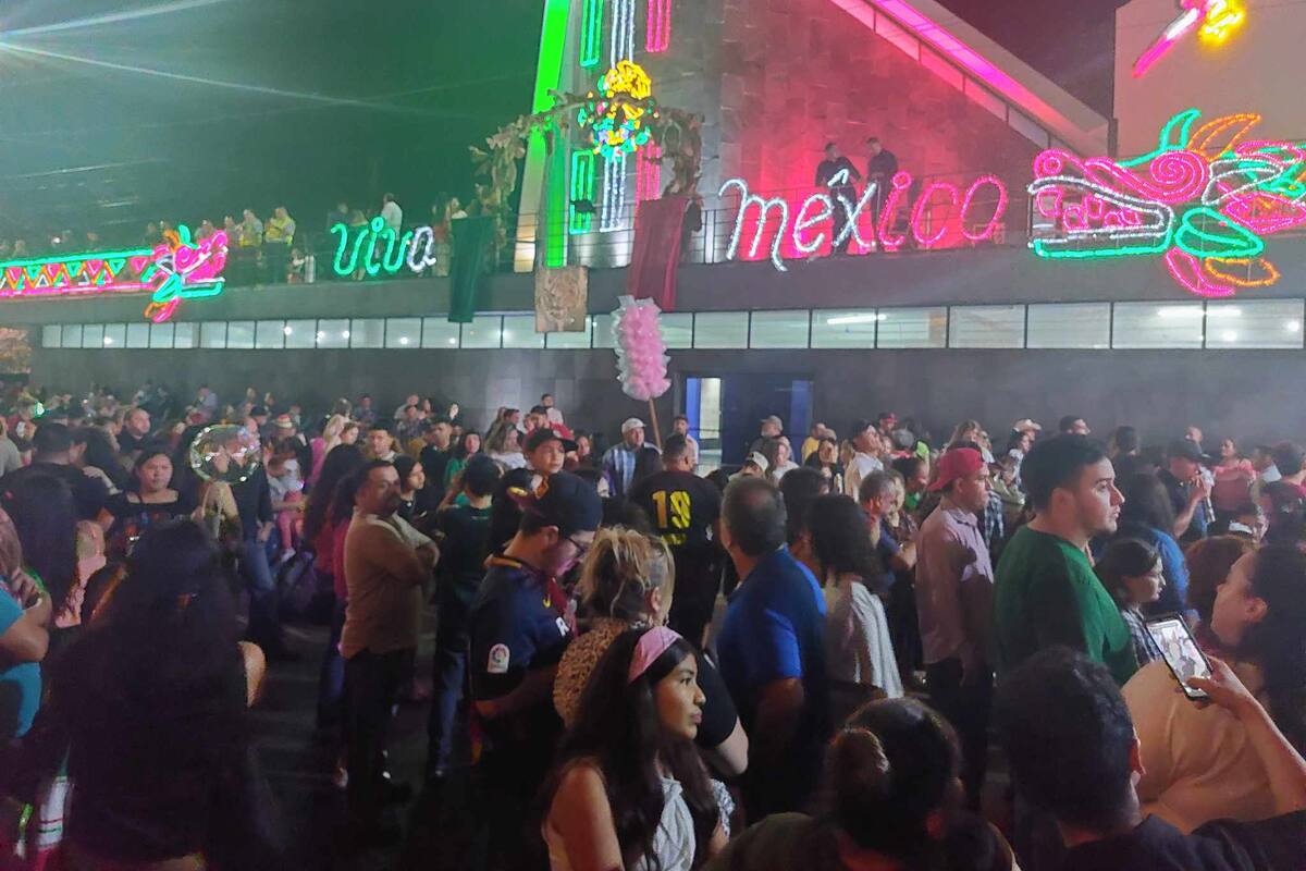Bajo la lluvia, Nogales se unen con fervor al Grito de Independencia
