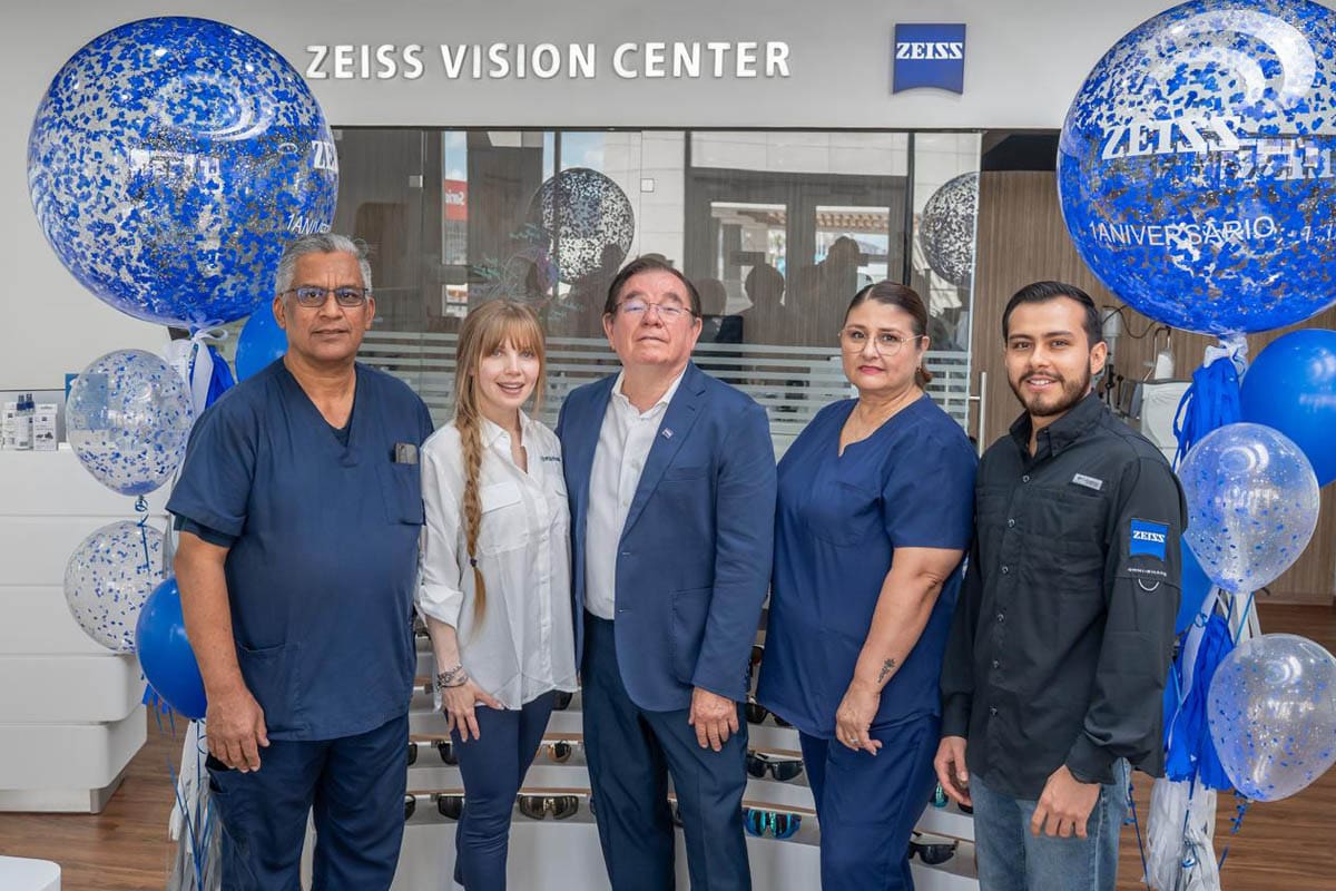 ZEISS Visión Center Hermosillo celebra su primer aniversario con tecnología alemana y equipos de clase mundial.