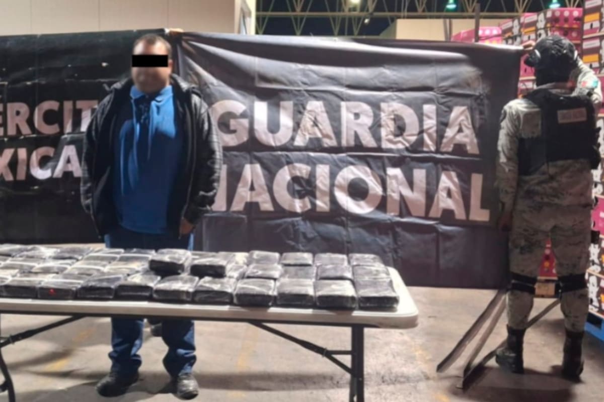 Chofer de tráiler es detenido en Hermosillo por transportar cocaína oculta en un cargamento de papayas