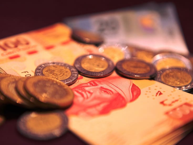 Inflación baja en México, pero especialistas advierten que no implica una mejora real porque los hogares de bajos ingresos enfrentan cambios drásticos en su consumo, menor poder adquisitivo y una creciente precarización del gasto