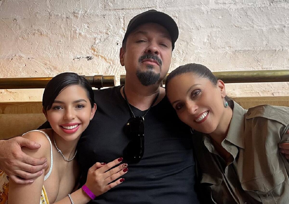 Se especulaba que Ángela Aguilar y su padre estaban distanciados por su relación con Christian Nodal.