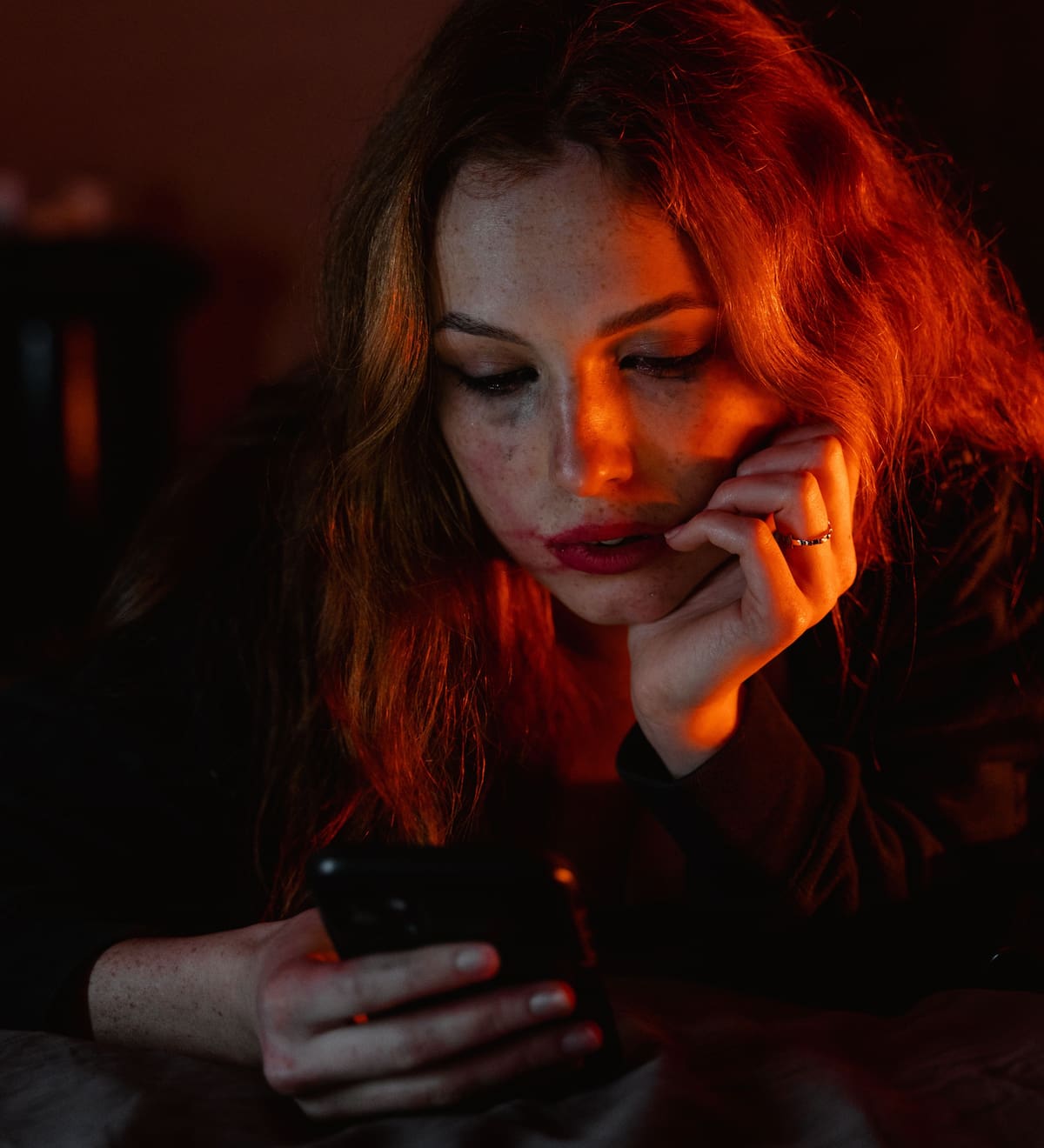 Las notificaciones constantes pueden afectar la atención, la concentración y la capacidad para responder mensajes. Foto: Pexels