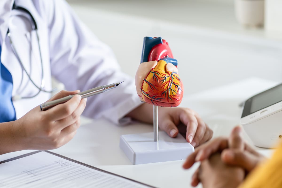 Un cardiólogo que vivió lo impensable: tras sufrir un infarto, revela un síntoma poco conocido