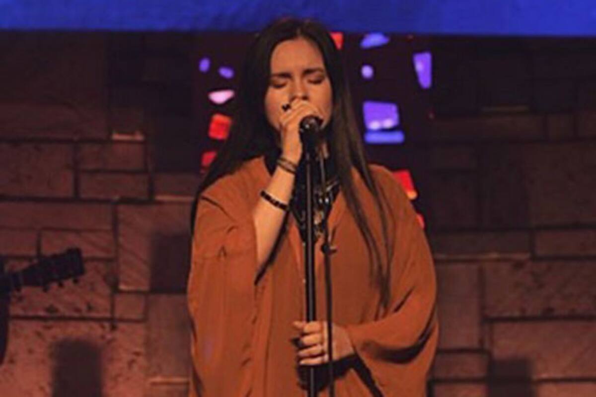 Reaparece Sarita Sosa para mostrar su talento vocal