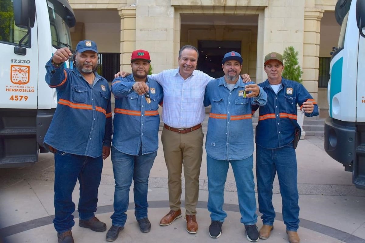Entrega Astiazarán cuatro pipas nuevas para la zona rural
