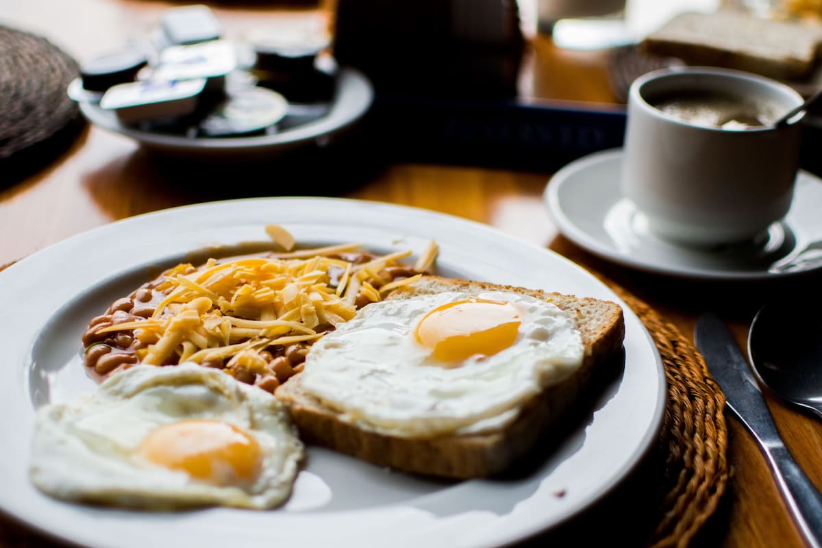 ¿Por qué no conviene desayunar lo mismo todos los días? Según los expertos