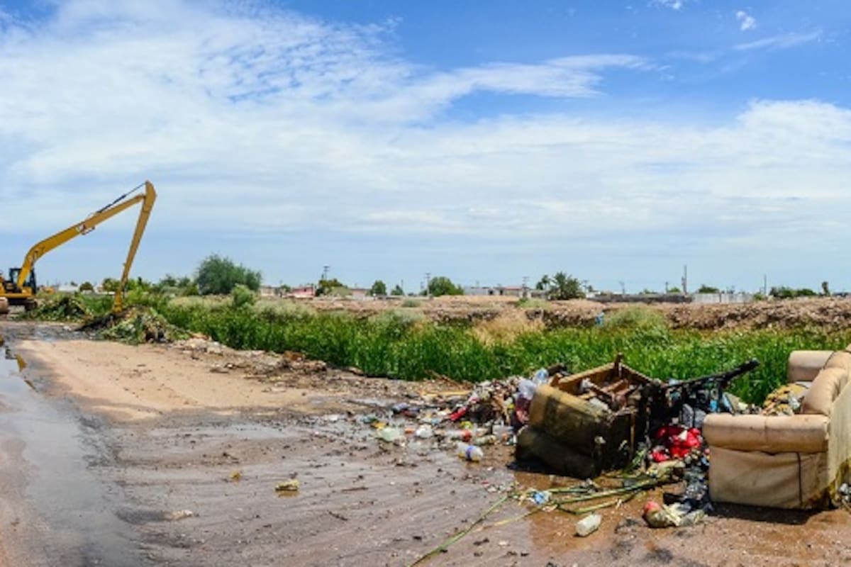 Evita tirar basura en las calles para proteger el sistema de alcantarillado