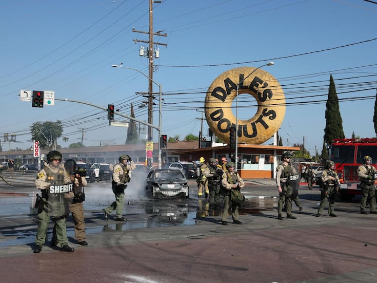 California prohíbe uso de máscaras a agentes de inmigración: ley estatal busca mayor transparencia en operativos