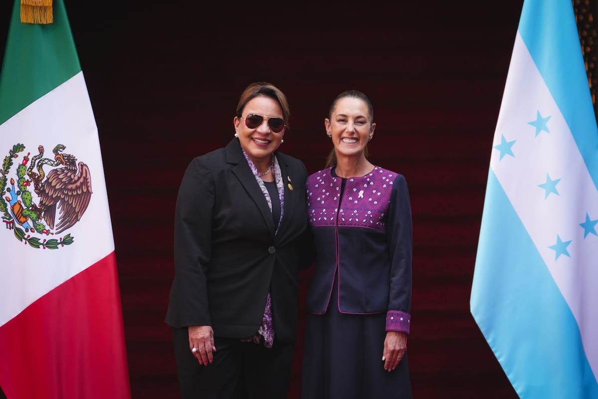 Claudia Sheinbaum recibe a Xiomara Castro, presidenta de Honduras, en Palacio Nacional para reforzar lazos bilaterales