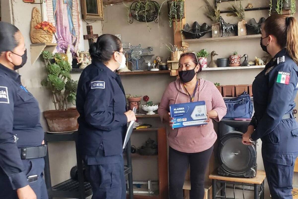 Capacitan a ciudadanos en Ensenada sobre el uso de botones de alarma vecinales