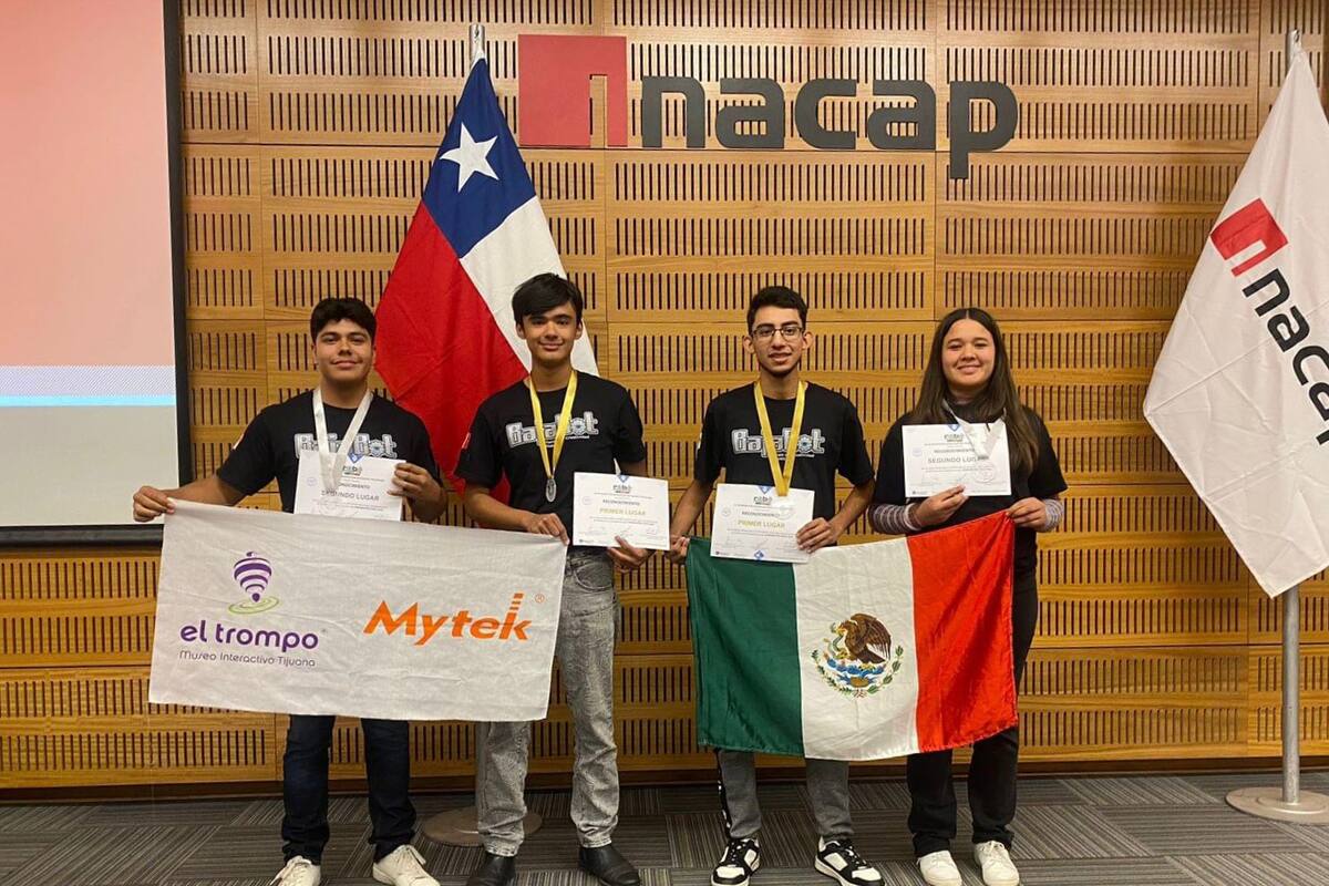 Ganan primeros lugares egresados de Cecyte BC en RoboMatrix Chile 2024