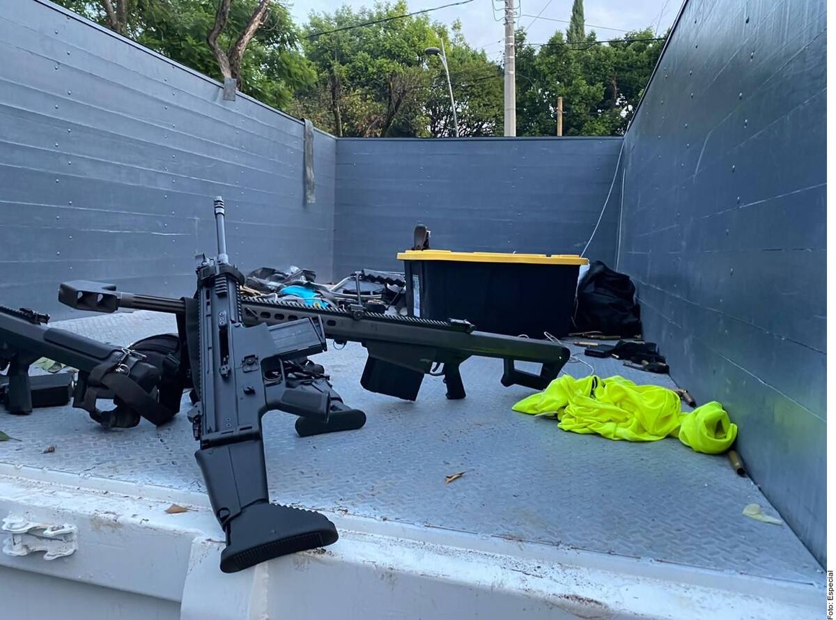Fotografía de armas decomisadas por el Gobierno de México.