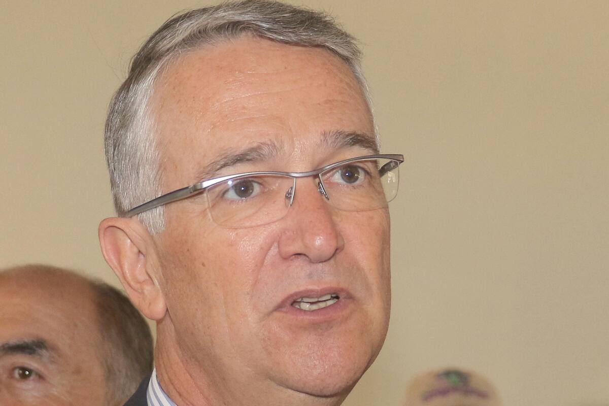 Ricardo Salinas Pliego: Se le van con todo y lo llaman cínico por responder a mujer que embargó Elektra