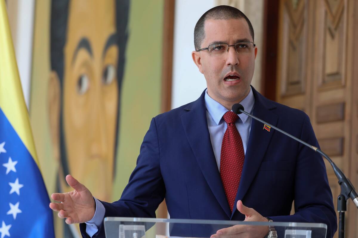 Venezuela aprenderá de Irán a defenderse de EU: Canciller