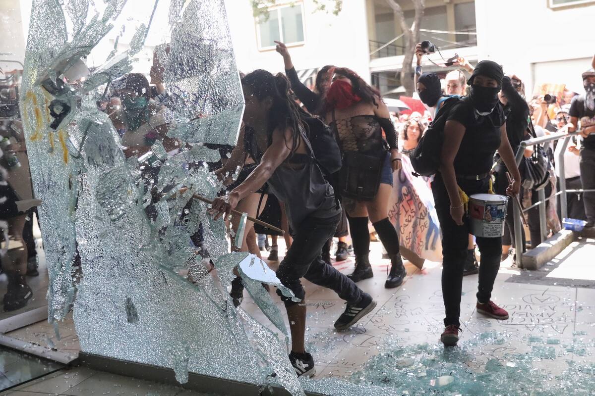 Hubo 34 personas lesionadas tras marcha feminista en la CDMX