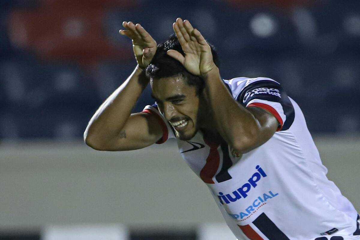 "Guamerucito" García celebra su primer gol con Cimarrones