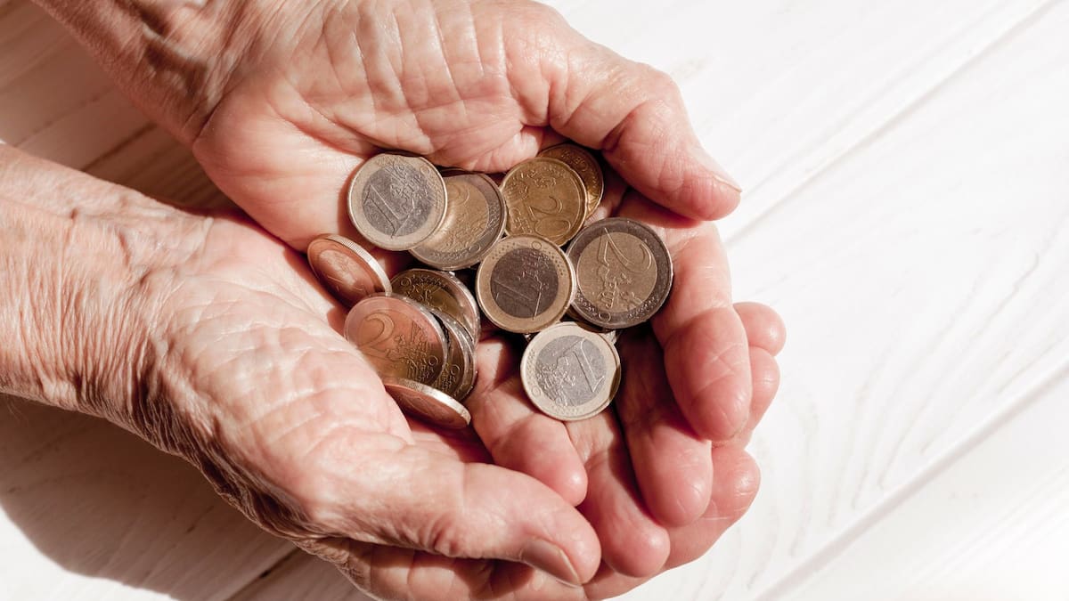 El tope a las pensiones es oficial: el Poder Judicial determina que ningún jubilado podrá percibir más dinero que cuando trabajaba, invalidando solicitudes que buscaban superar el límite salarial mediante la acumulación de prestaciones adicionales