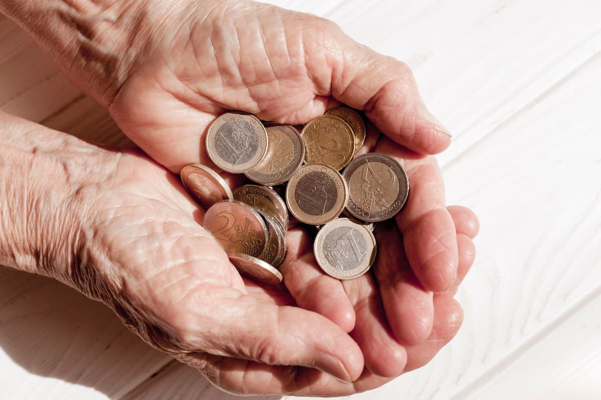 El tope a las pensiones es oficial: el Poder Judicial determina que ningún jubilado podrá percibir más dinero que cuando trabajaba, invalidando solicitudes que buscaban superar el límite salarial mediante la acumulación de prestaciones adicionales