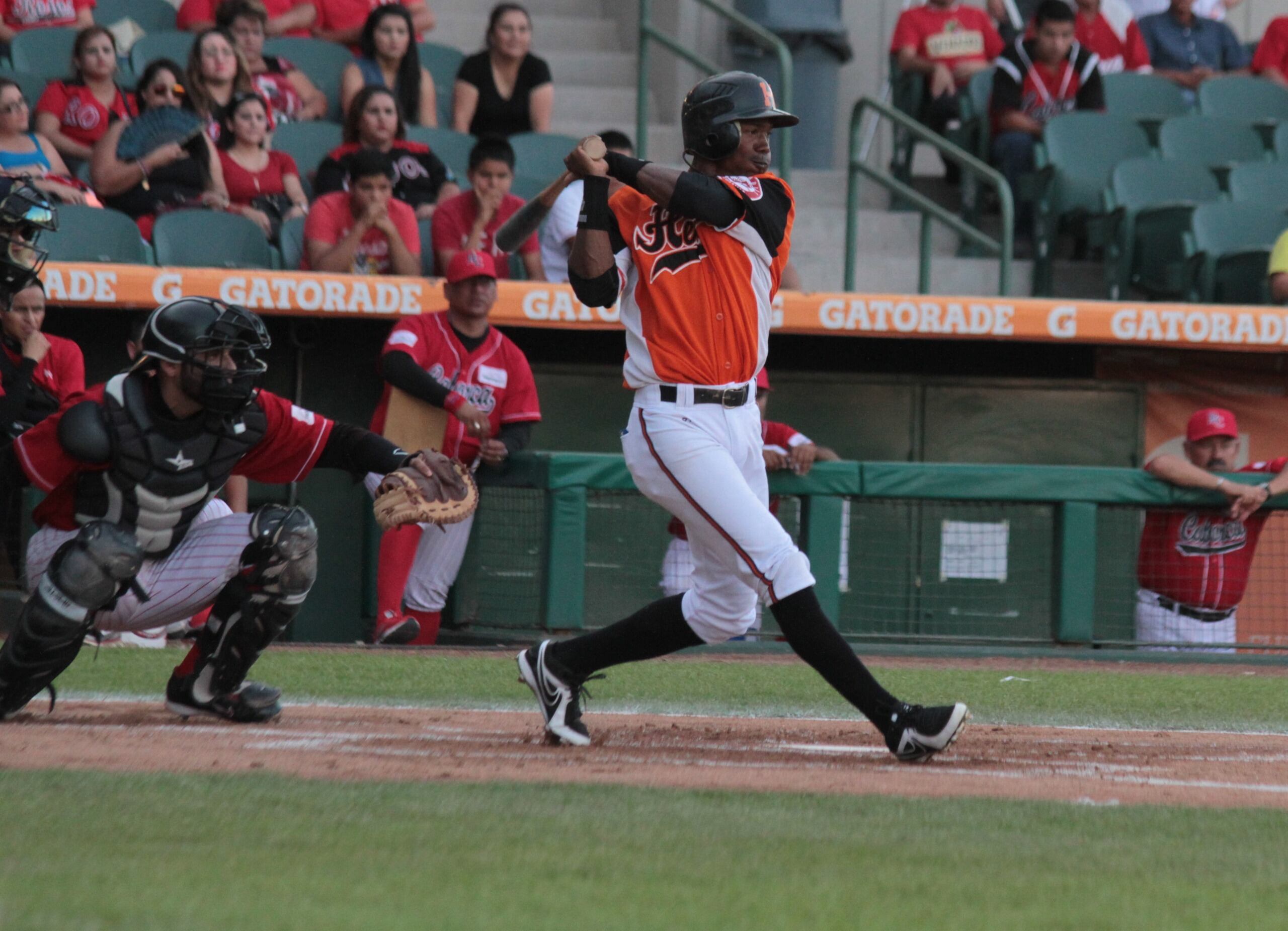 Luis Durango Sr. jugando con los Diablos de Hermosillo en la Liga Norte de México. (Foto: Archivo GH)