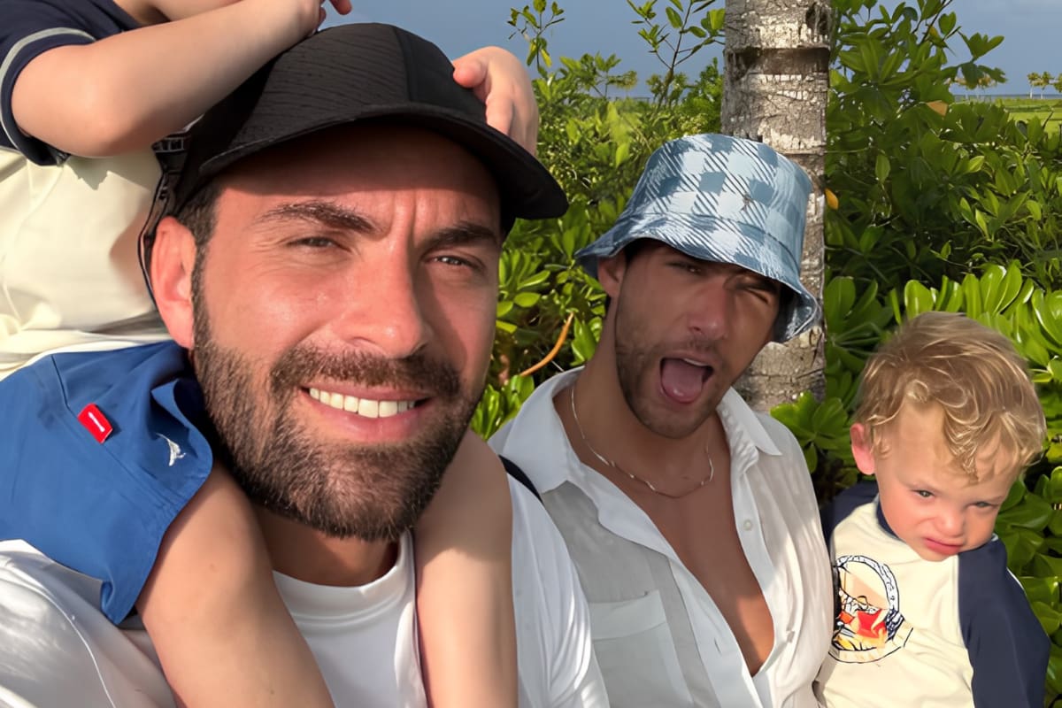 Mauricio Garza celebra su cumpleaños en la playa junto a su novio e hijos trillizos: así fue su escapada en la Riviera Maya
