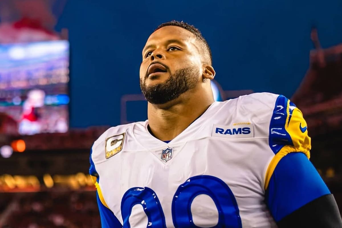 ¿Qué le pasó a Aaron Donald de los Rams y por qué está en duda para el juego de la NFL Semana 1 en Australia?