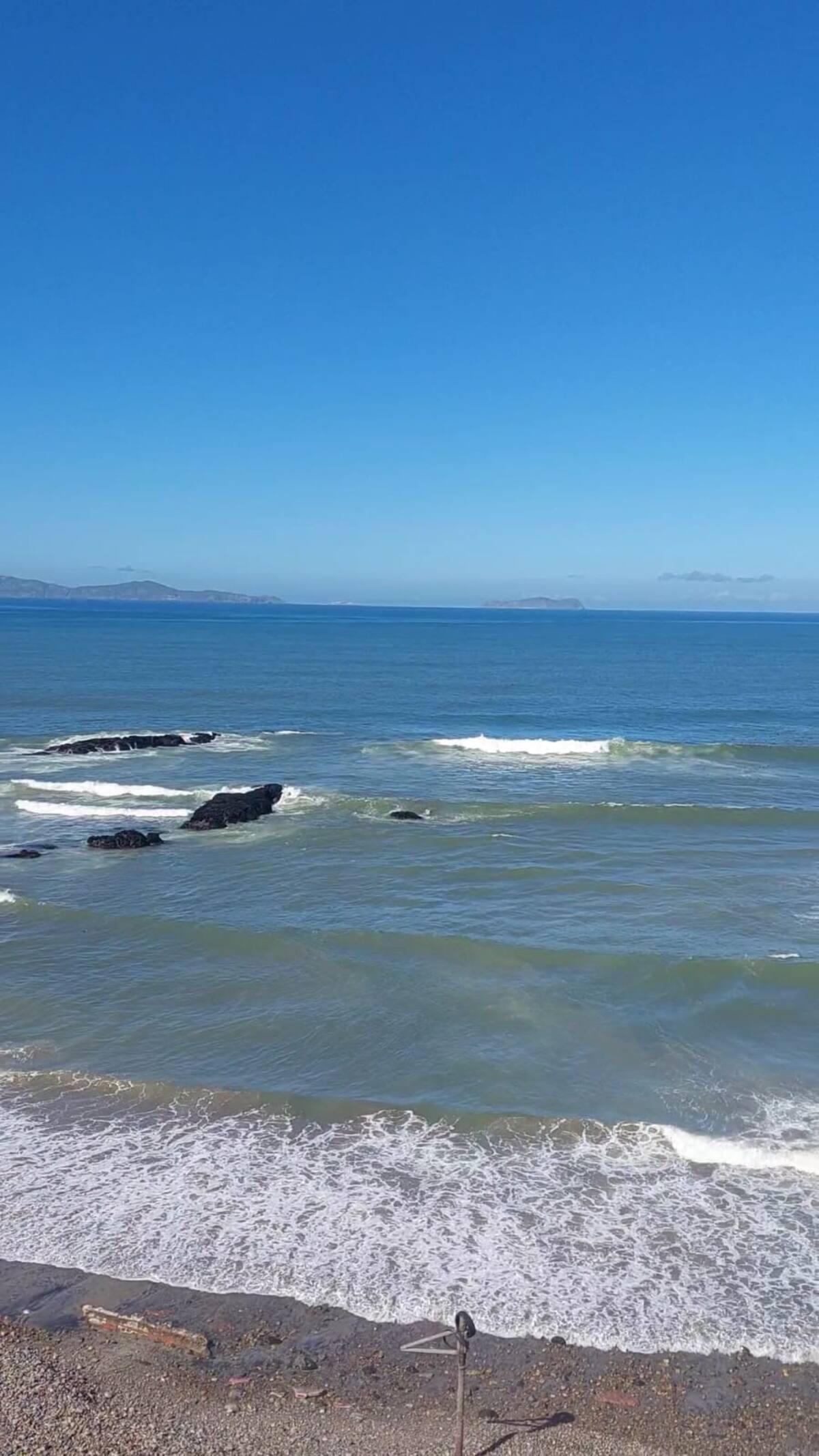 Playas de Tijuana siguen con alerta de contaminación: Director de Bomberos