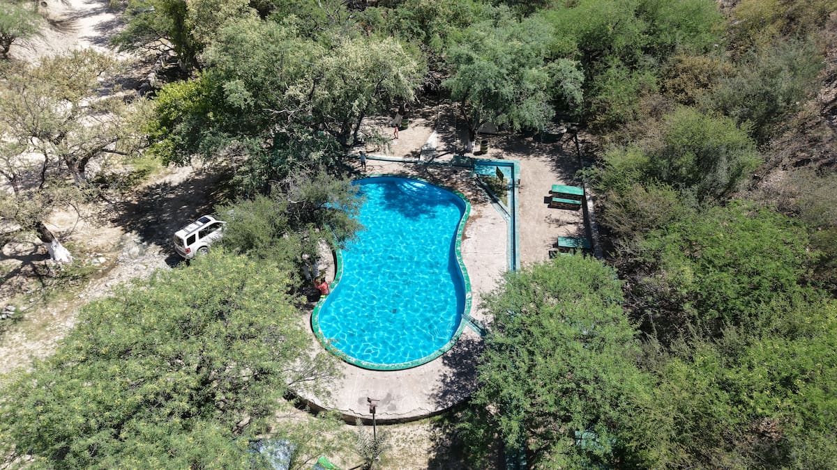 El balneario de aguas termales de Aconchi se ubica entre los cerros, en la parte centro del Estado. FOTOS: JULIÁN ORTEGA